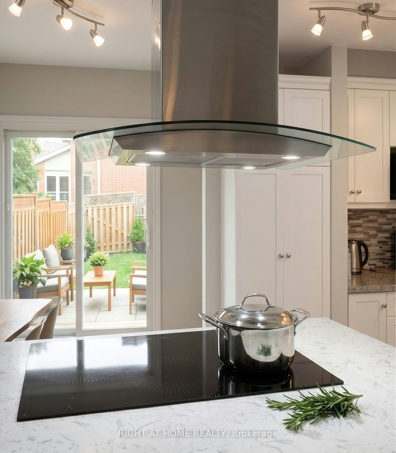 1444 Prince John Circle, Oakville, ON, L6J 6W8 - 11