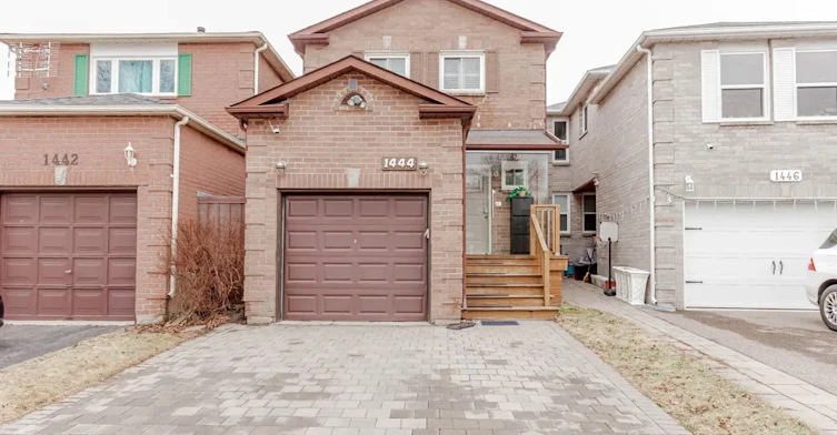 1444 Prince John Circle, Oakville, ON, L6J 6W8