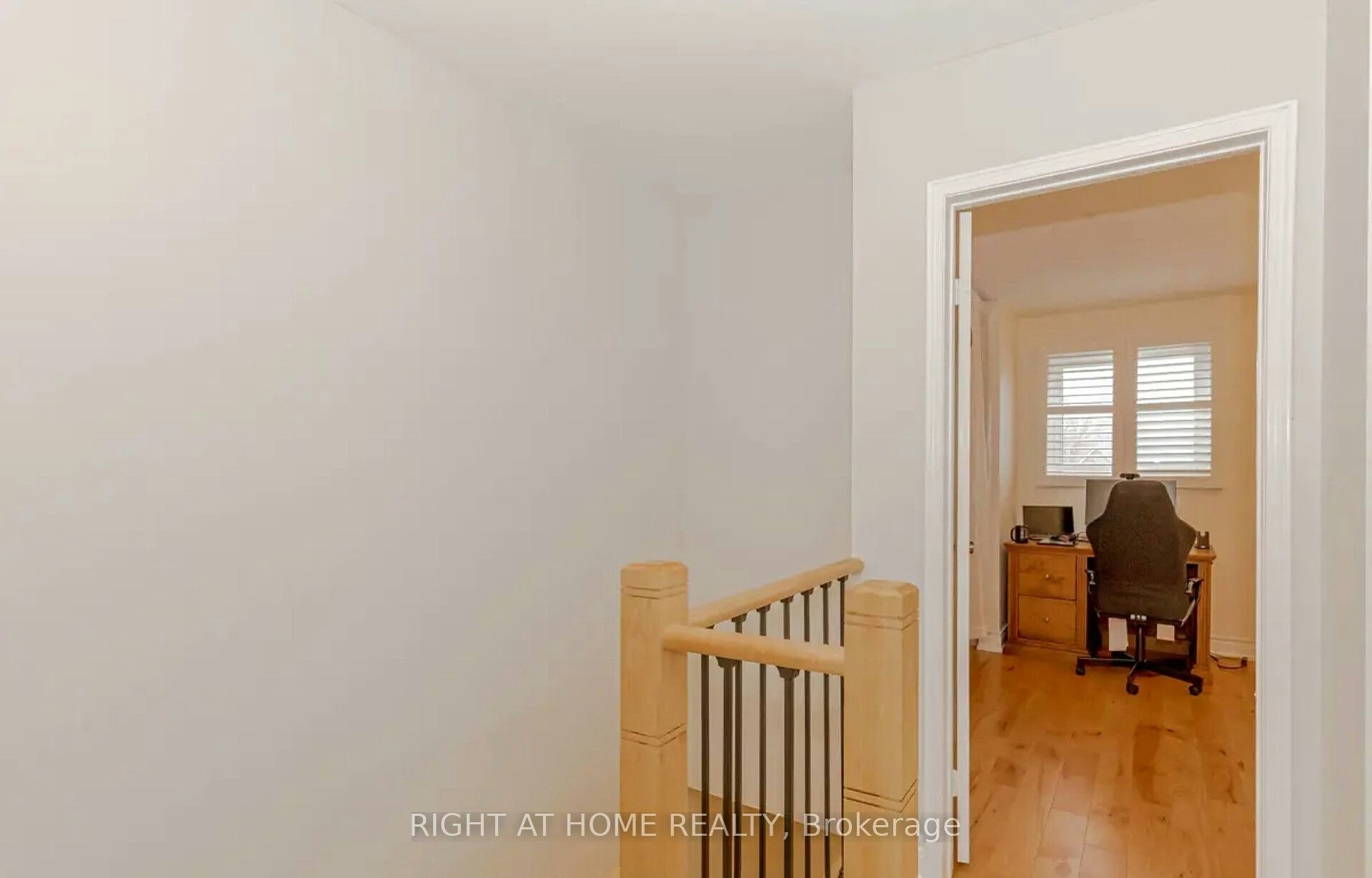 1444 Prince John Circle, Oakville, ON, L6J 6W8 - 4