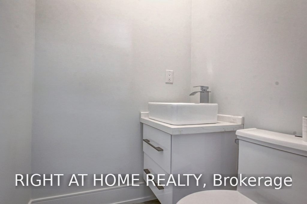 1165 Pinegrove Road, Oakville, ON, L6L 2W3 - 3