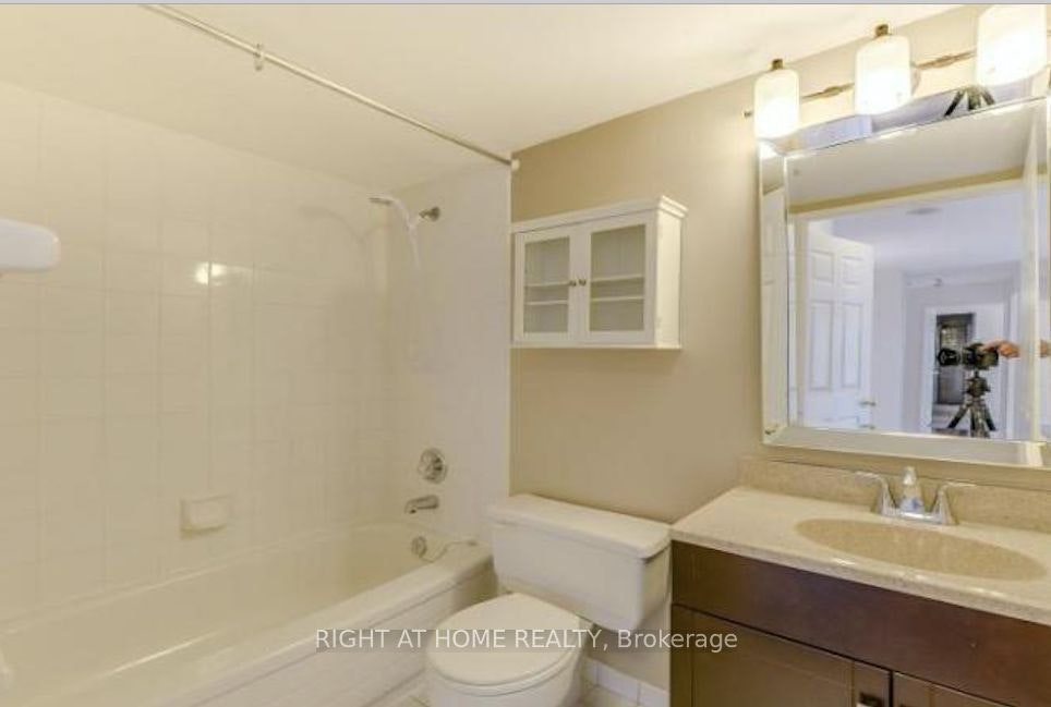 905-400 Webb Drive, Mississauga, ON, L5B 3Z7 - 10