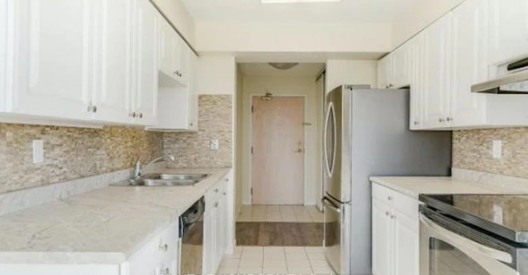 905-400 Webb Drive, Mississauga, ON, L5B 3Z7 - 5