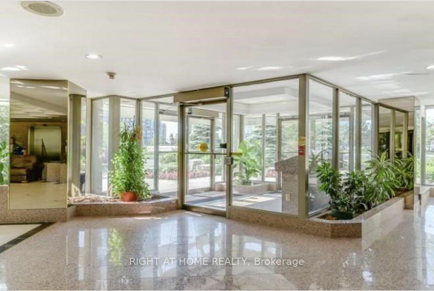 905-400 Webb Drive, Mississauga, ON, L5B 3Z7 - 14
