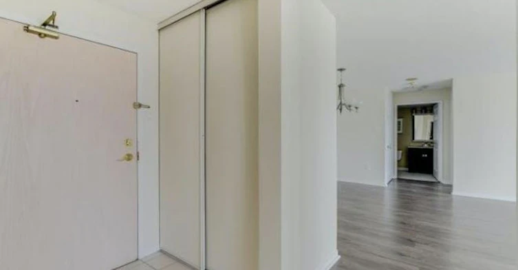 905-400 Webb Drive, Mississauga, ON, L5B 3Z7 - 3