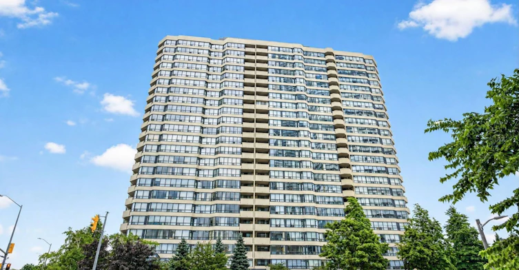 905-400 Webb Drive, Mississauga, ON, L5B 3Z7 - 2