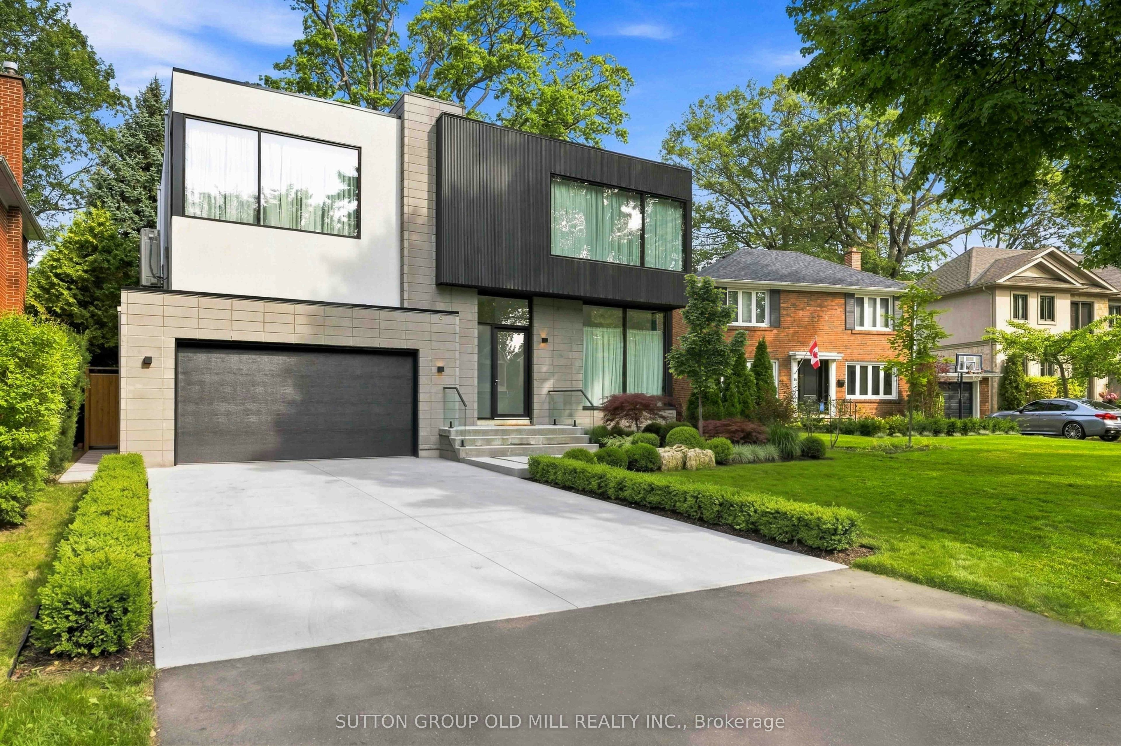 18 Herne Hill, Toronto, ON, M9A 2X1