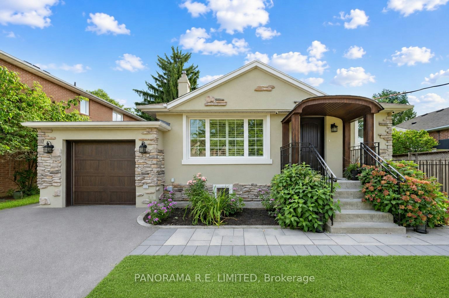 14 Agar Crescent, Toronto, ON, M9B 5A5