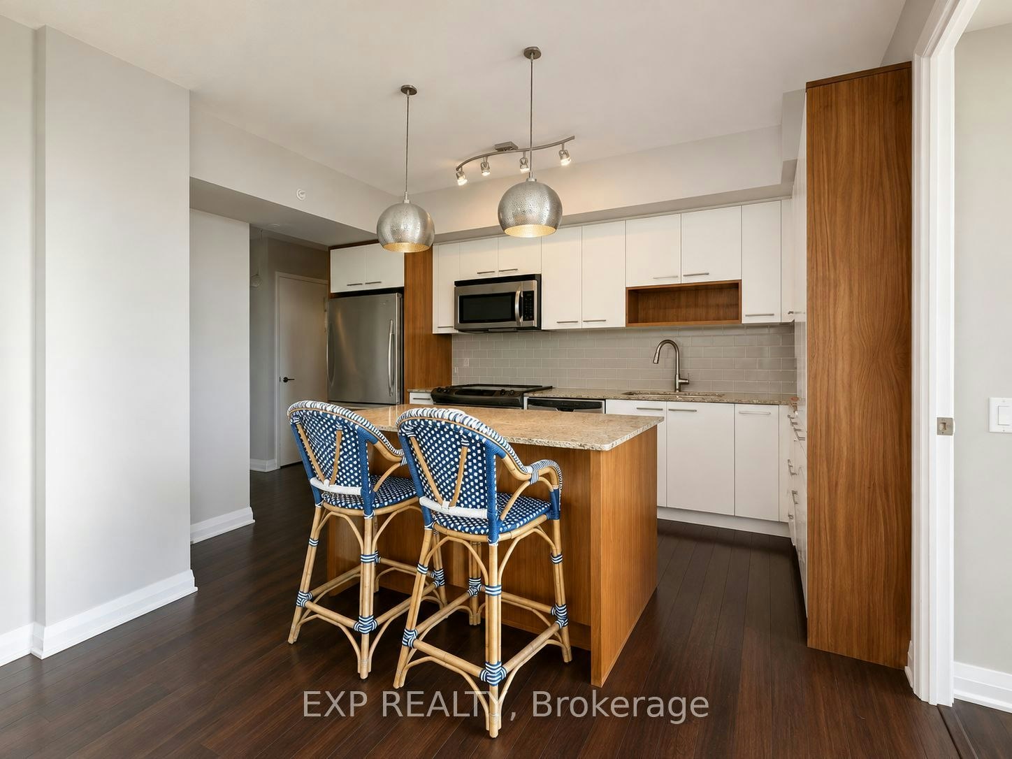 1807-1 Valhalla Inn Road, Toronto, ON, M9B 1S9 - 6