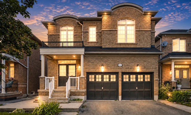 16 Fallgate Drive