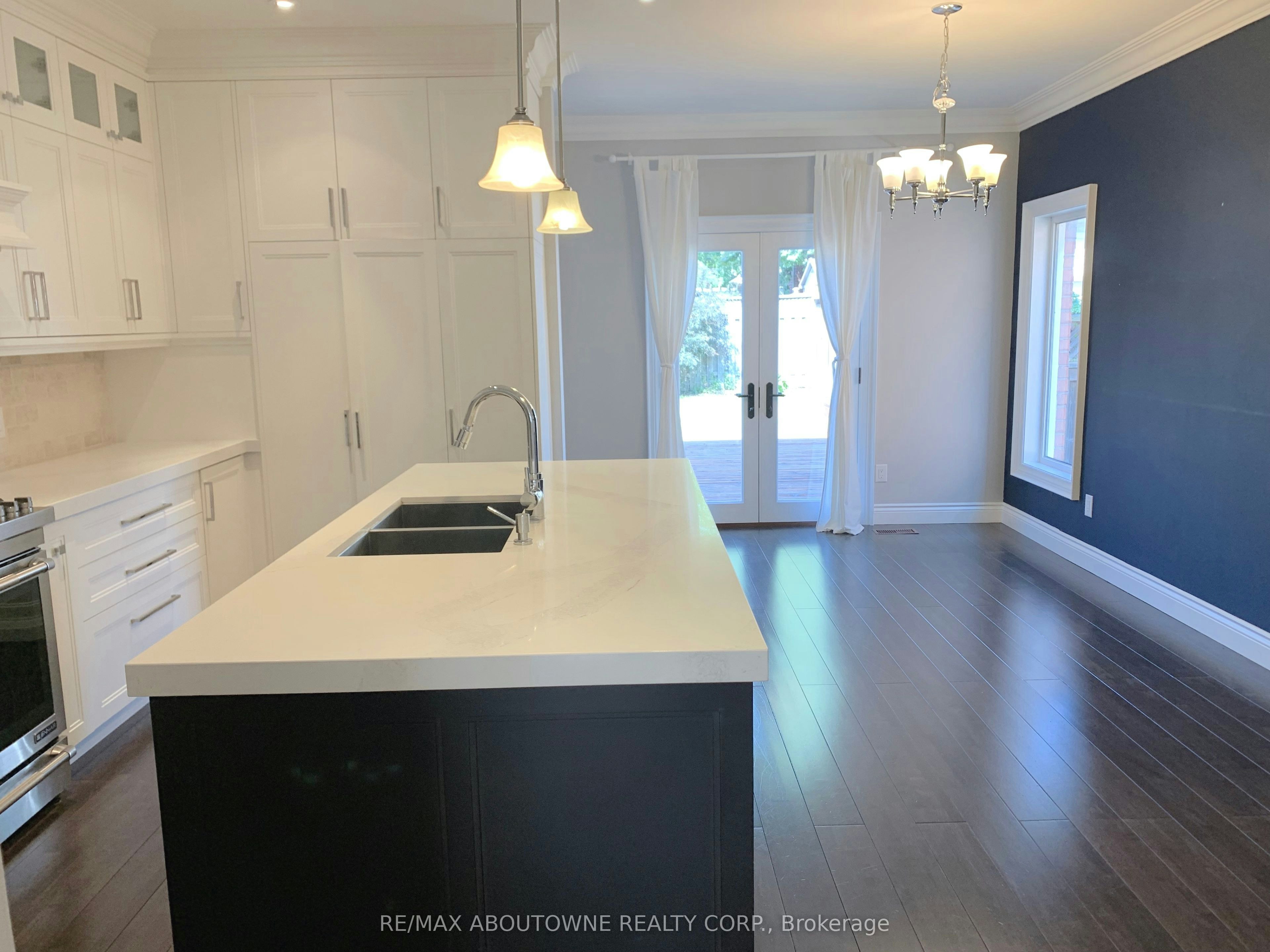 469 Ambleside Drive, Oakville, ON, L6H 6N7 - 10