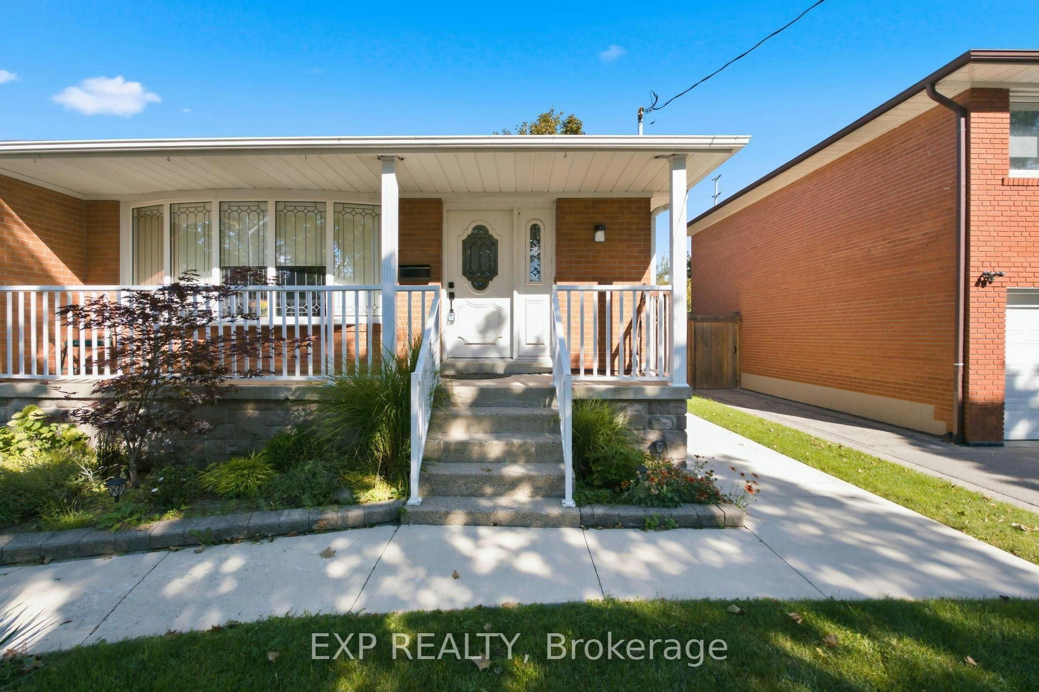 3671 Holden Crescent, Mississauga, ON, L5A 2V9