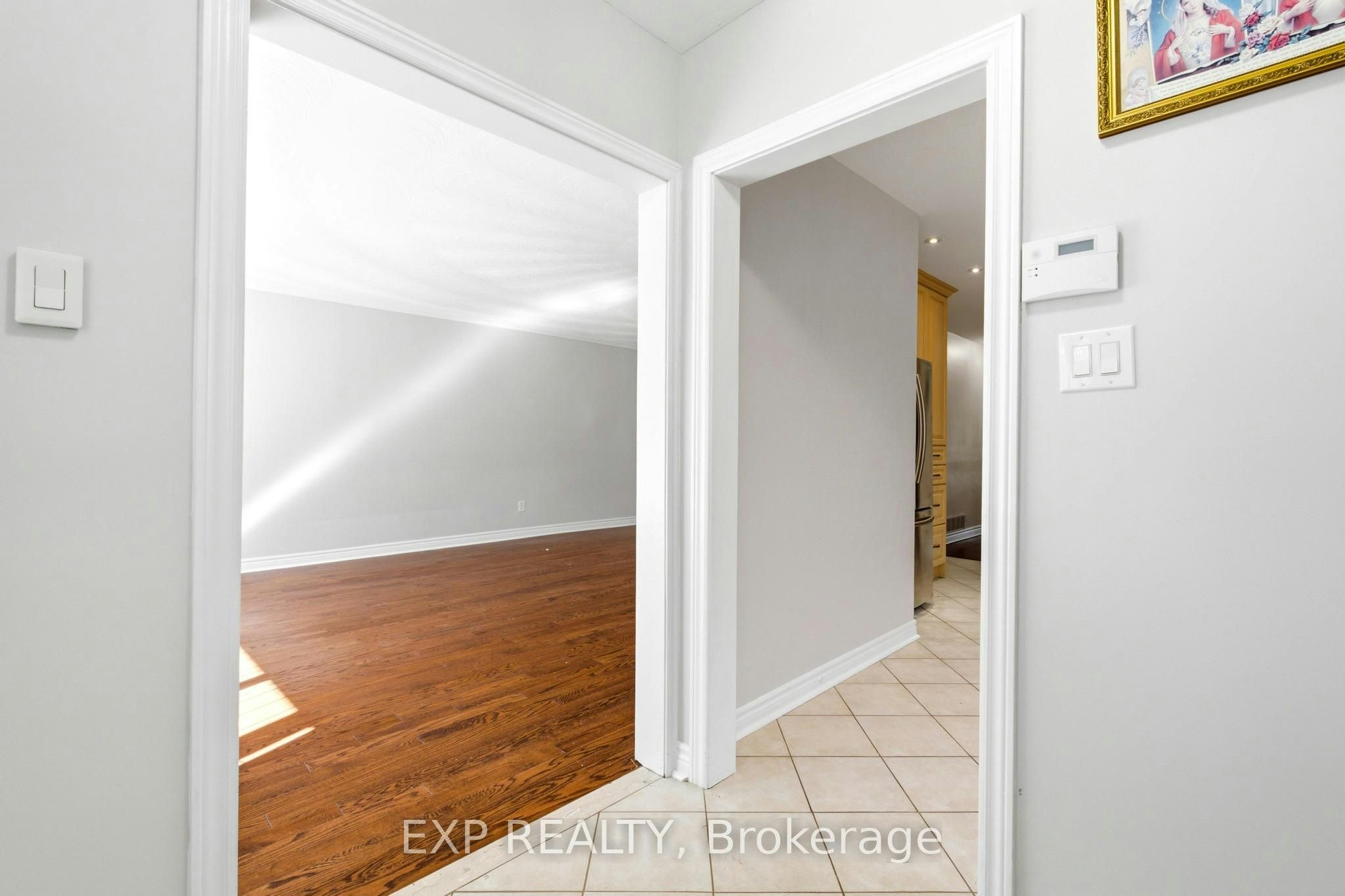 3671 Holden Crescent, Mississauga, ON, L5A 2V9 - 4