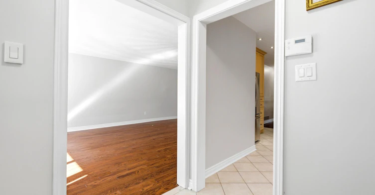 3671 Holden Crescent, Mississauga, ON, L5A 2V9 - 4