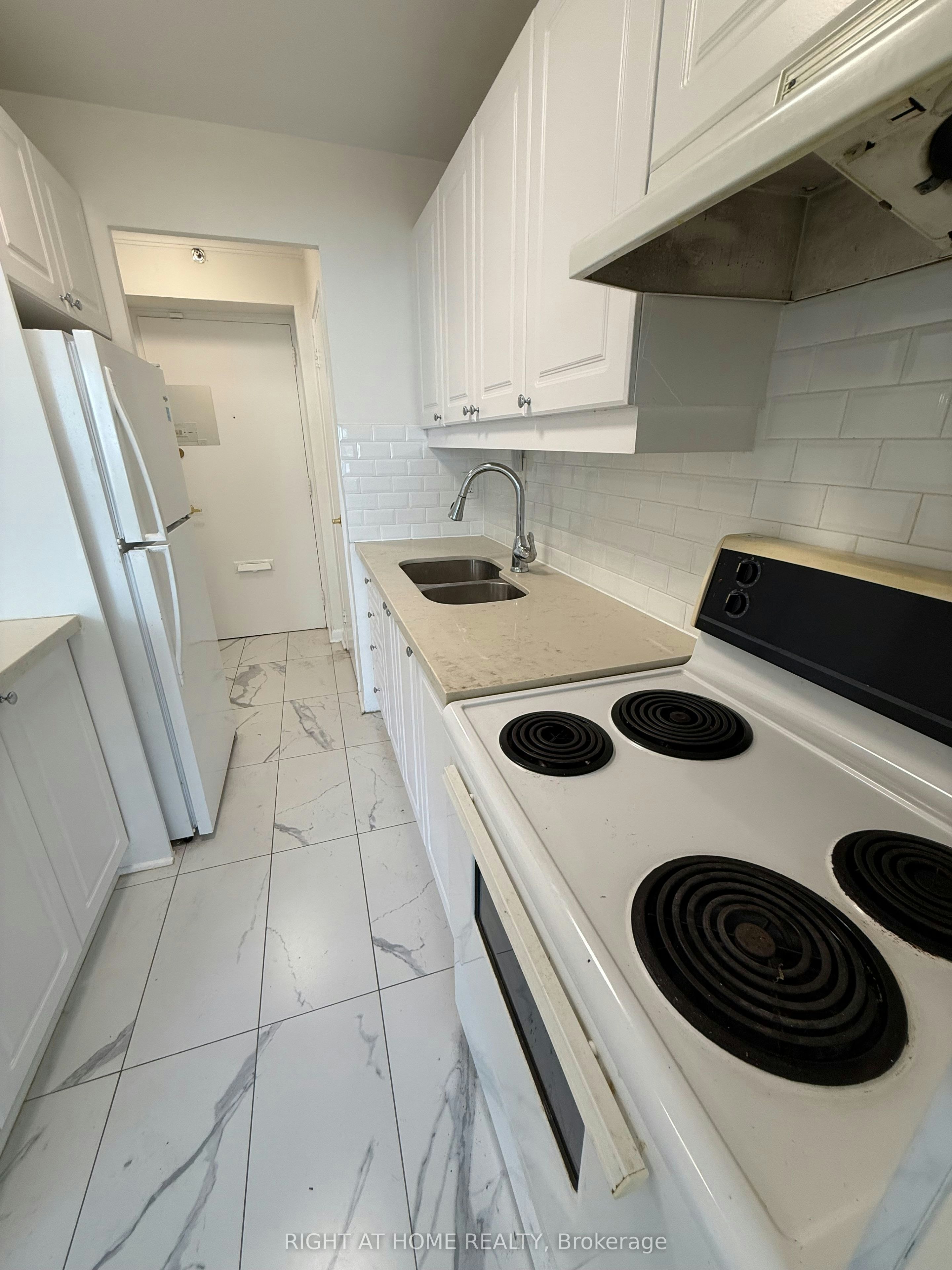 105-2 Royal York Road, Toronto, ON, M8V 2S6 - 21
