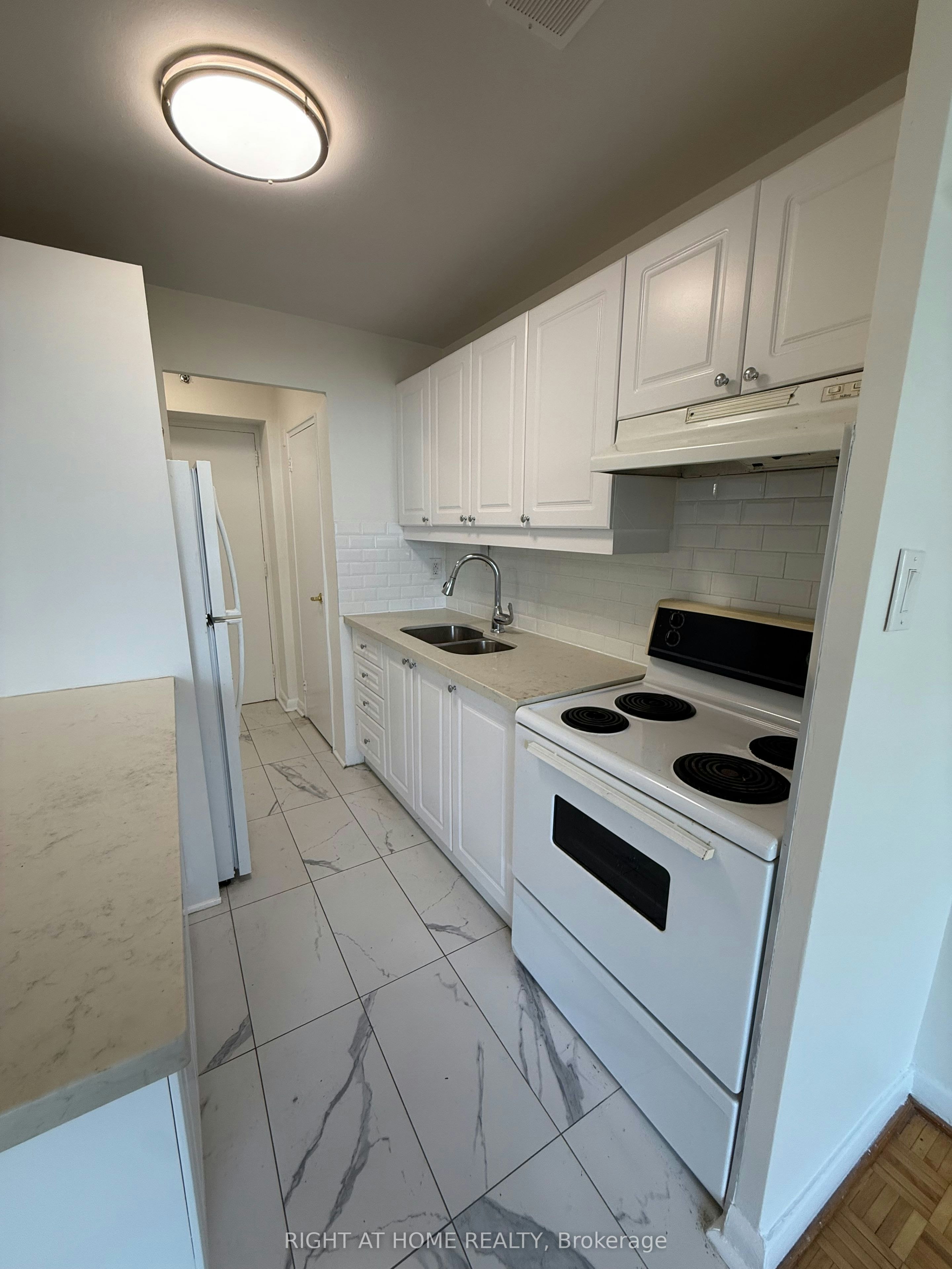105-2 Royal York Road, Toronto, ON, M8V 2S6 - 19