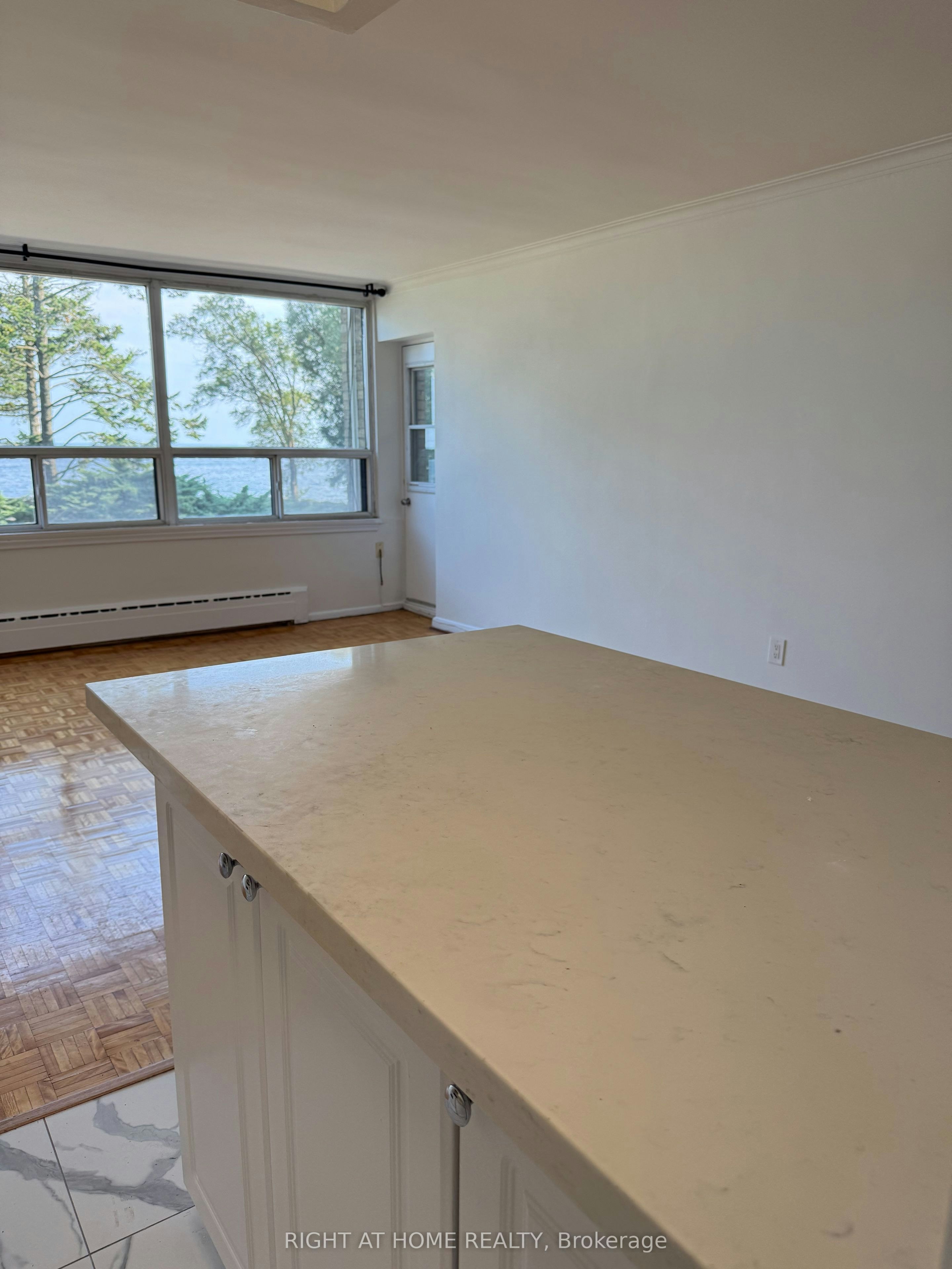 105-2 Royal York Road, Toronto, ON, M8V 2S6 - 23