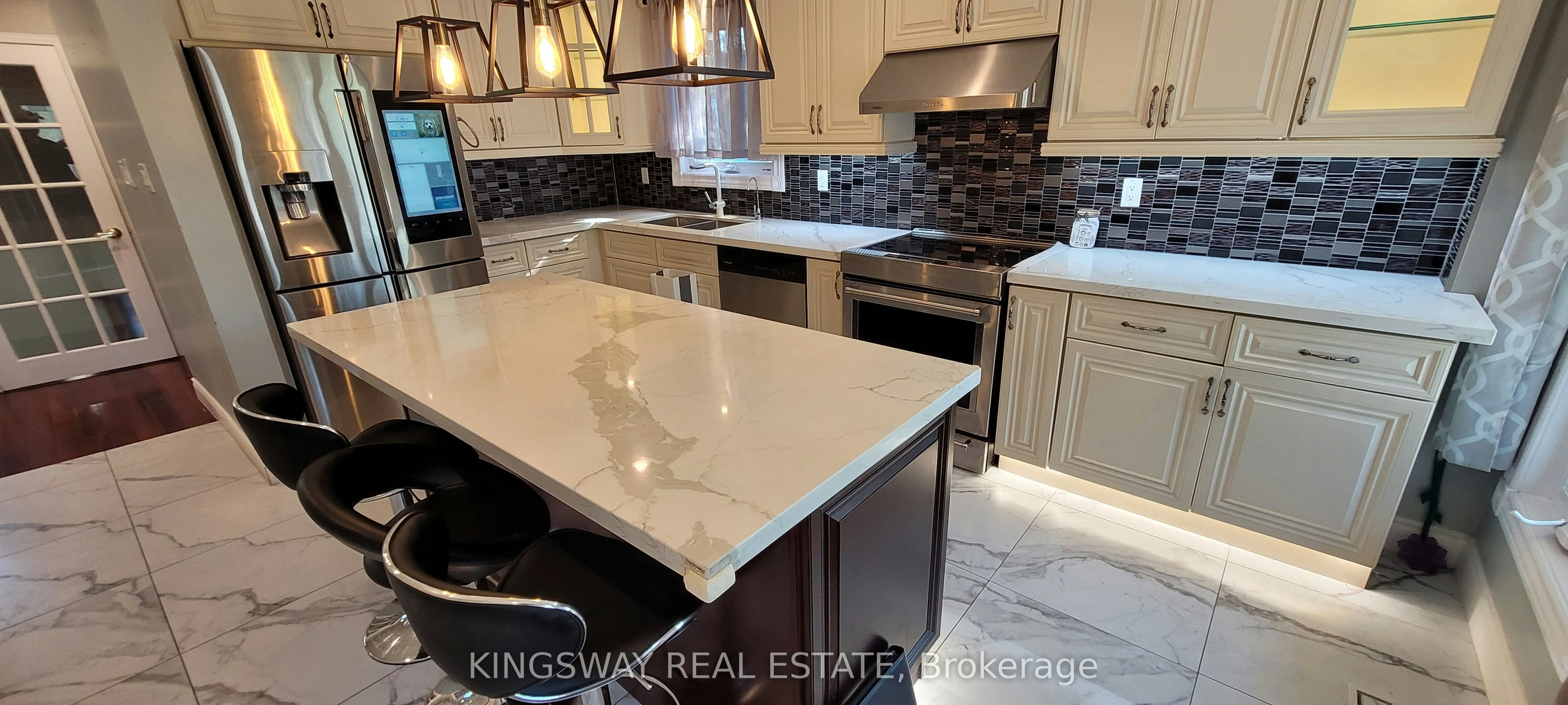 7096 Cordingley Crescent, Mississauga, ON, L5N 4Z8 - 4