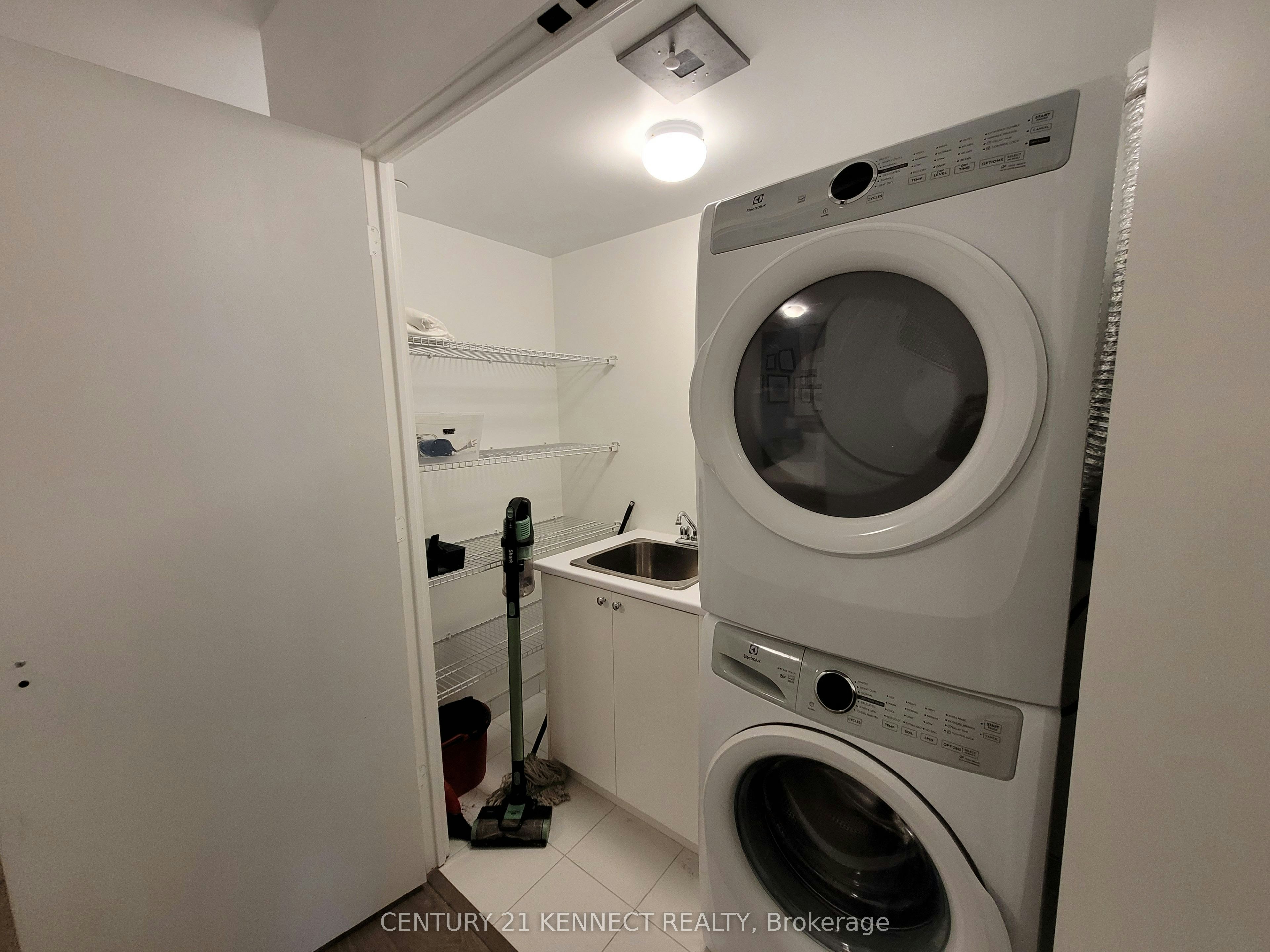 TH02-60 George Butchart Drive, Toronto, ON, M3K 0E1 - 29