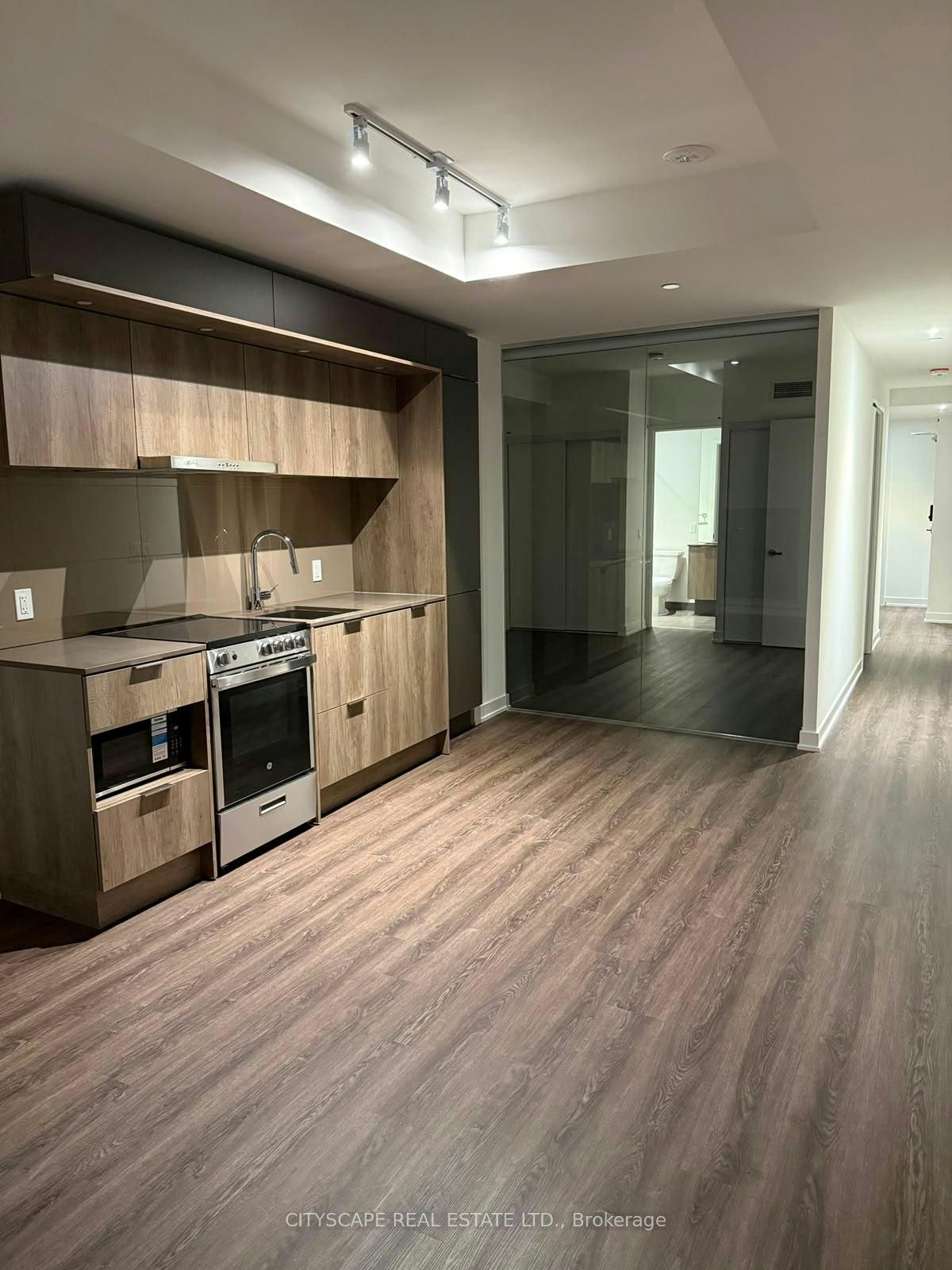 205-448 Burnhamthorpe Road W, Mississauga, ON, L5B 0R4 - 3