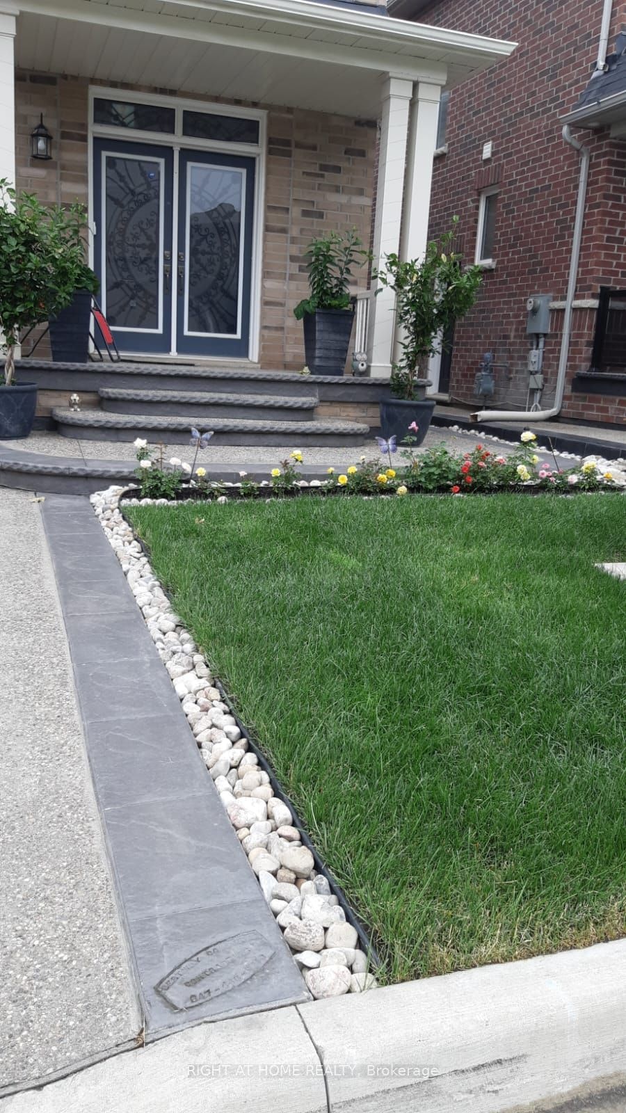 33 Abercrombie Crescent, Brampton, ON, L7A 4N1 - 2