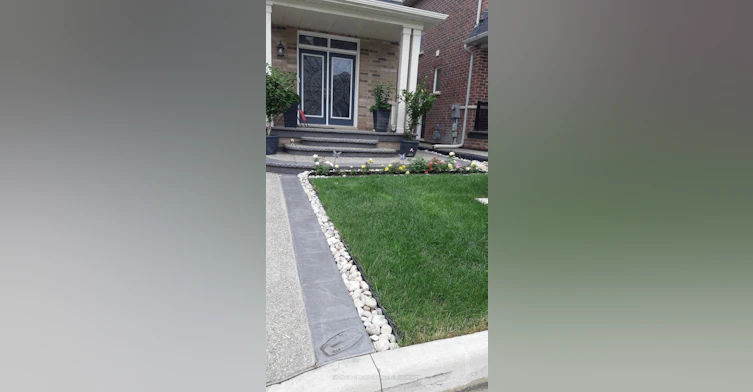 33 Abercrombie Crescent, Brampton, ON, L7A 4N1 - 2