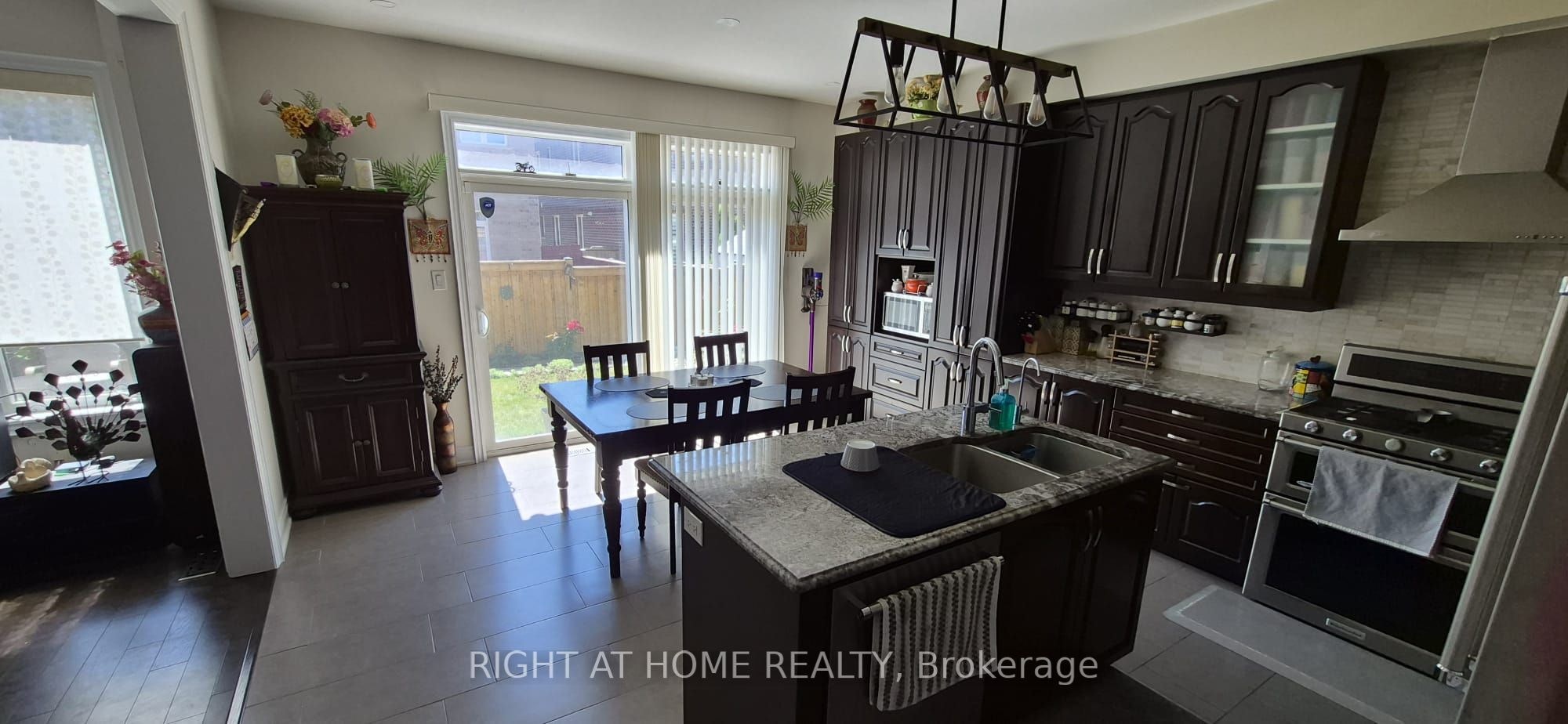 33 Abercrombie Crescent, Brampton, ON, L7A 4N1 - 6