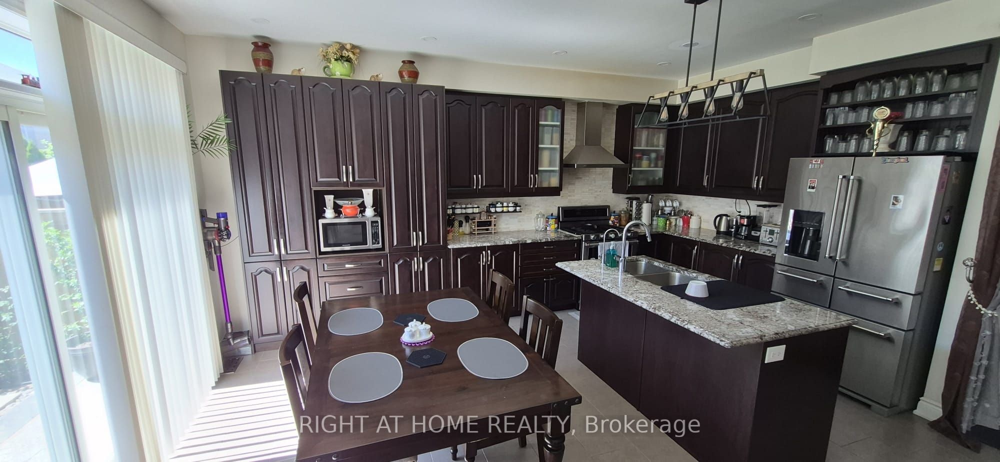 33 Abercrombie Crescent, Brampton, ON, L7A 4N1 - 5