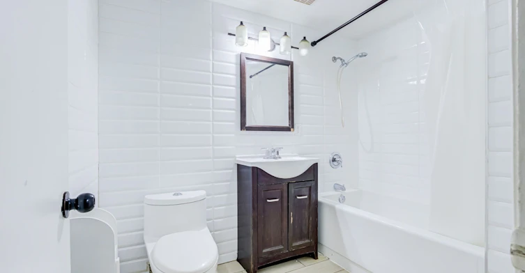 Main-767 Marlee Avenue, Toronto, ON, M6B 3J8 - 10
