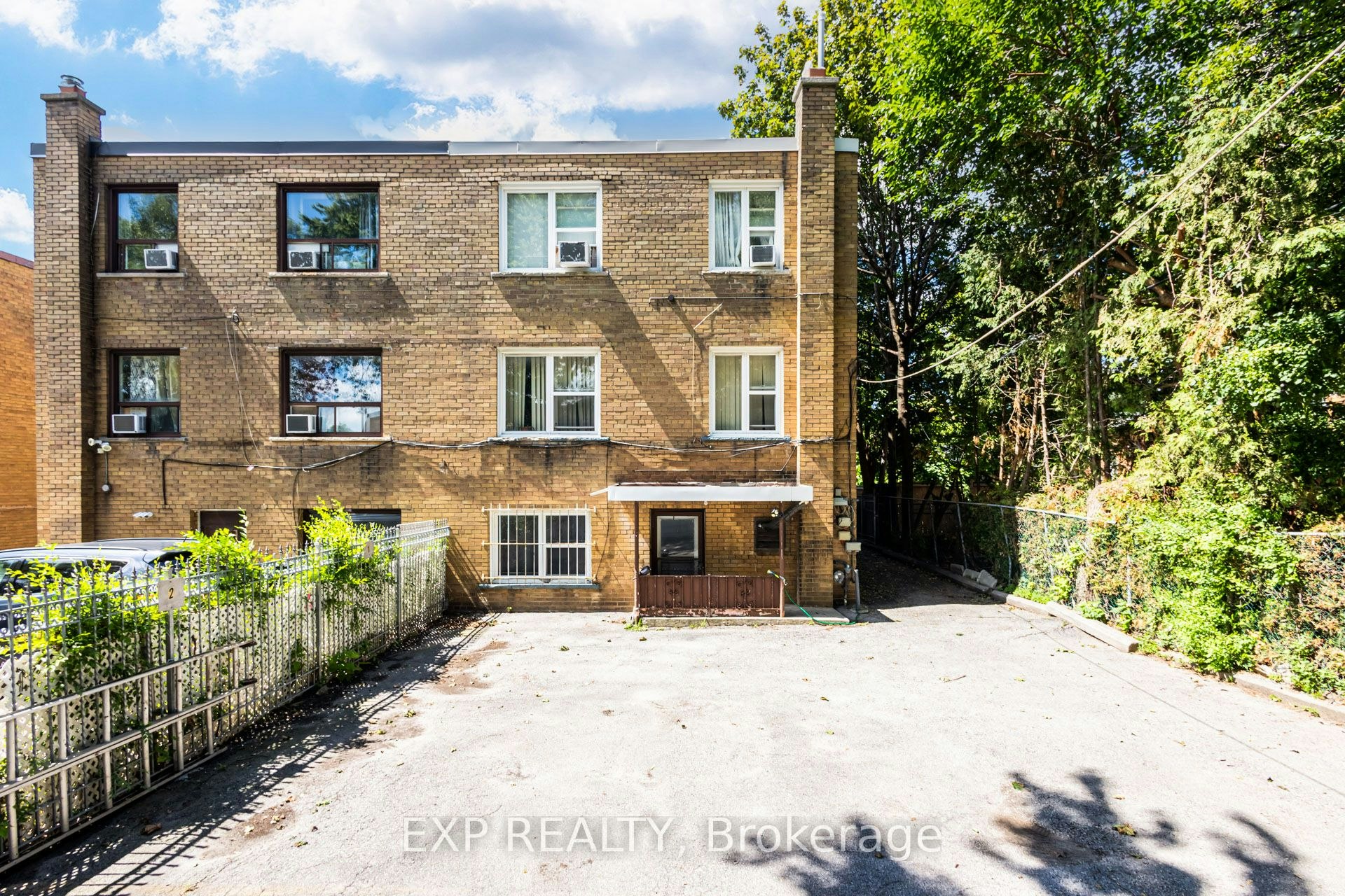 Main-767 Marlee Avenue, Toronto, ON, M6B 3J8 - 11