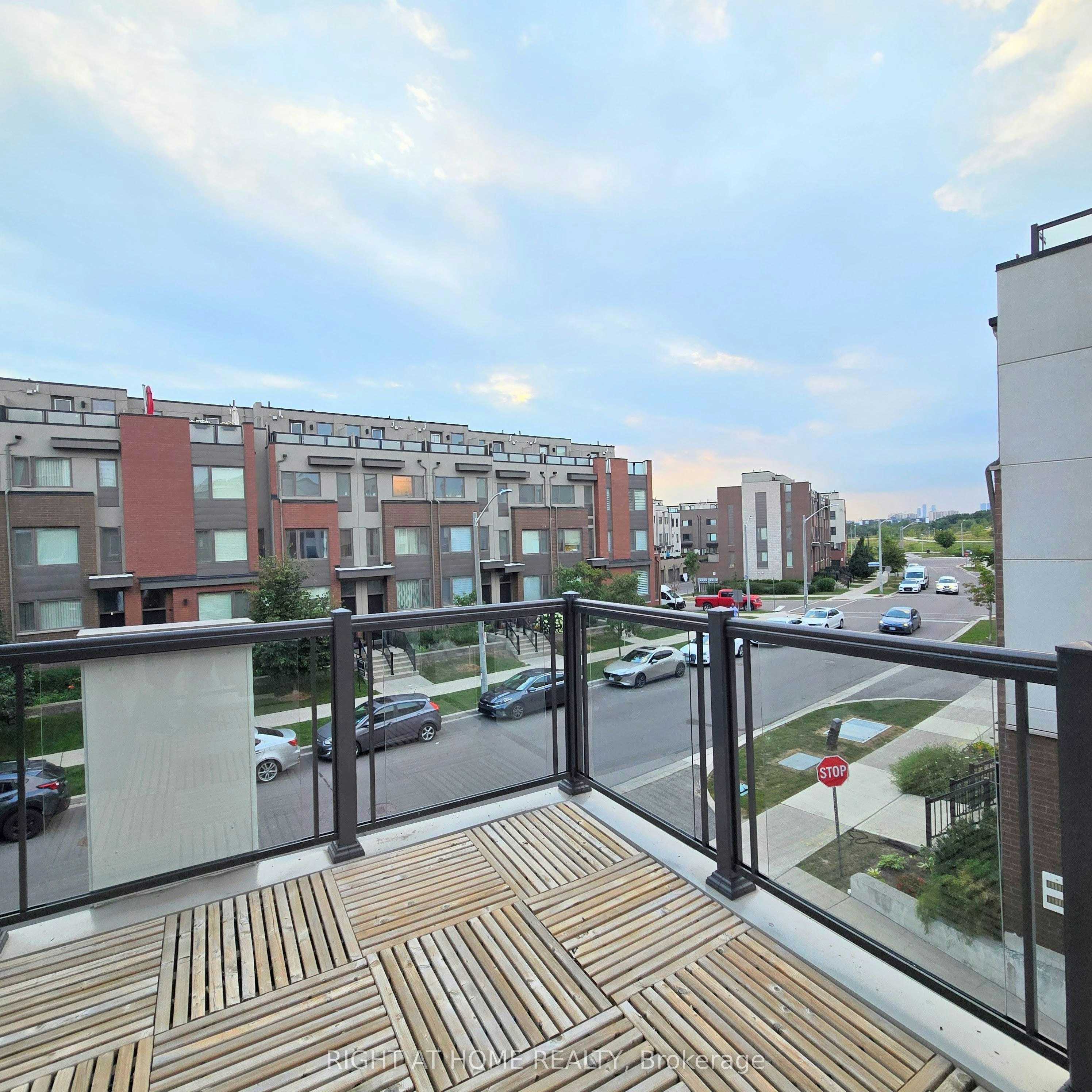 #Upper Unit-137 Frederick Tisdale Drive, Toronto, ON, M3K 2B8 - 10