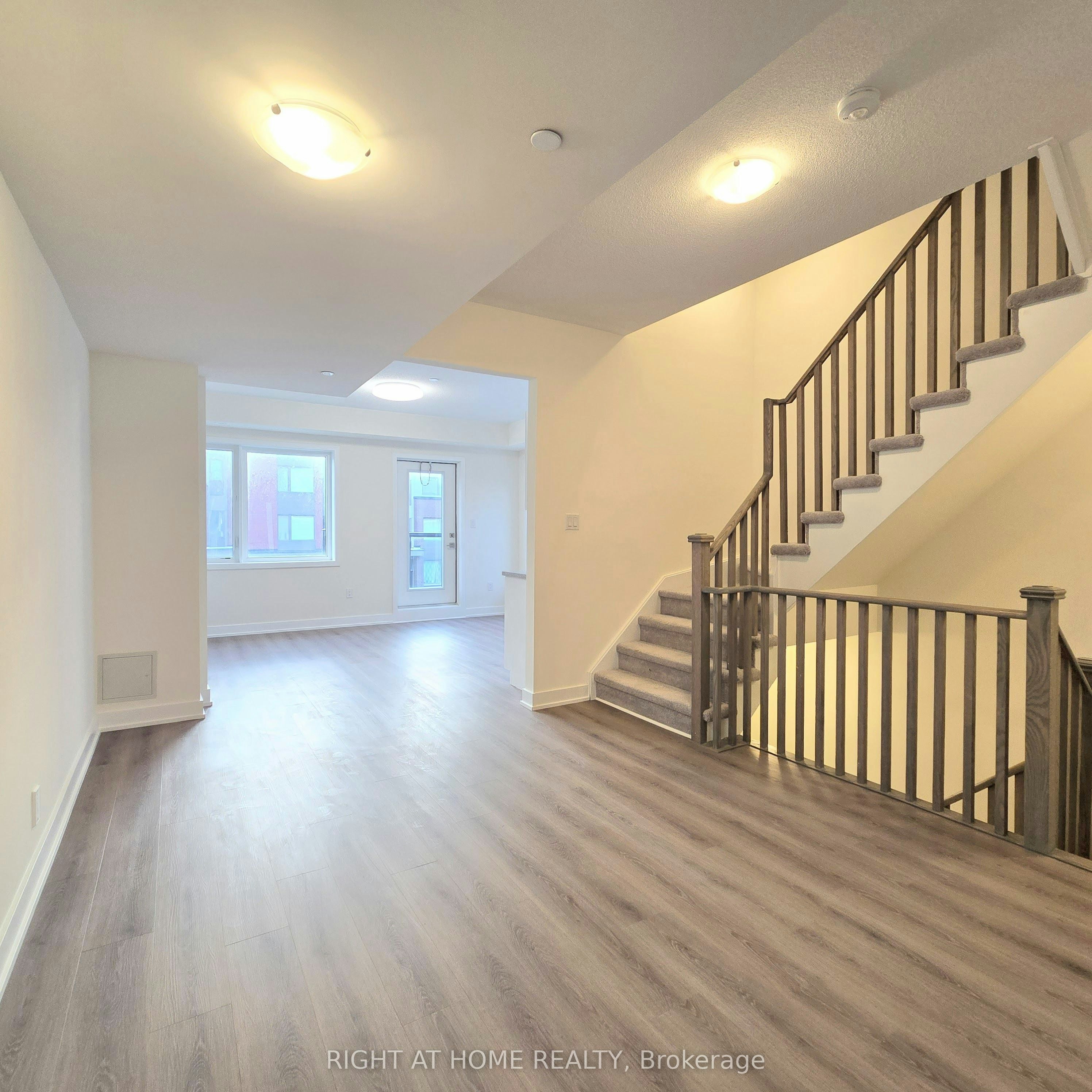 #Upper Unit-137 Frederick Tisdale Drive, Toronto, ON, M3K 2B8 - 6