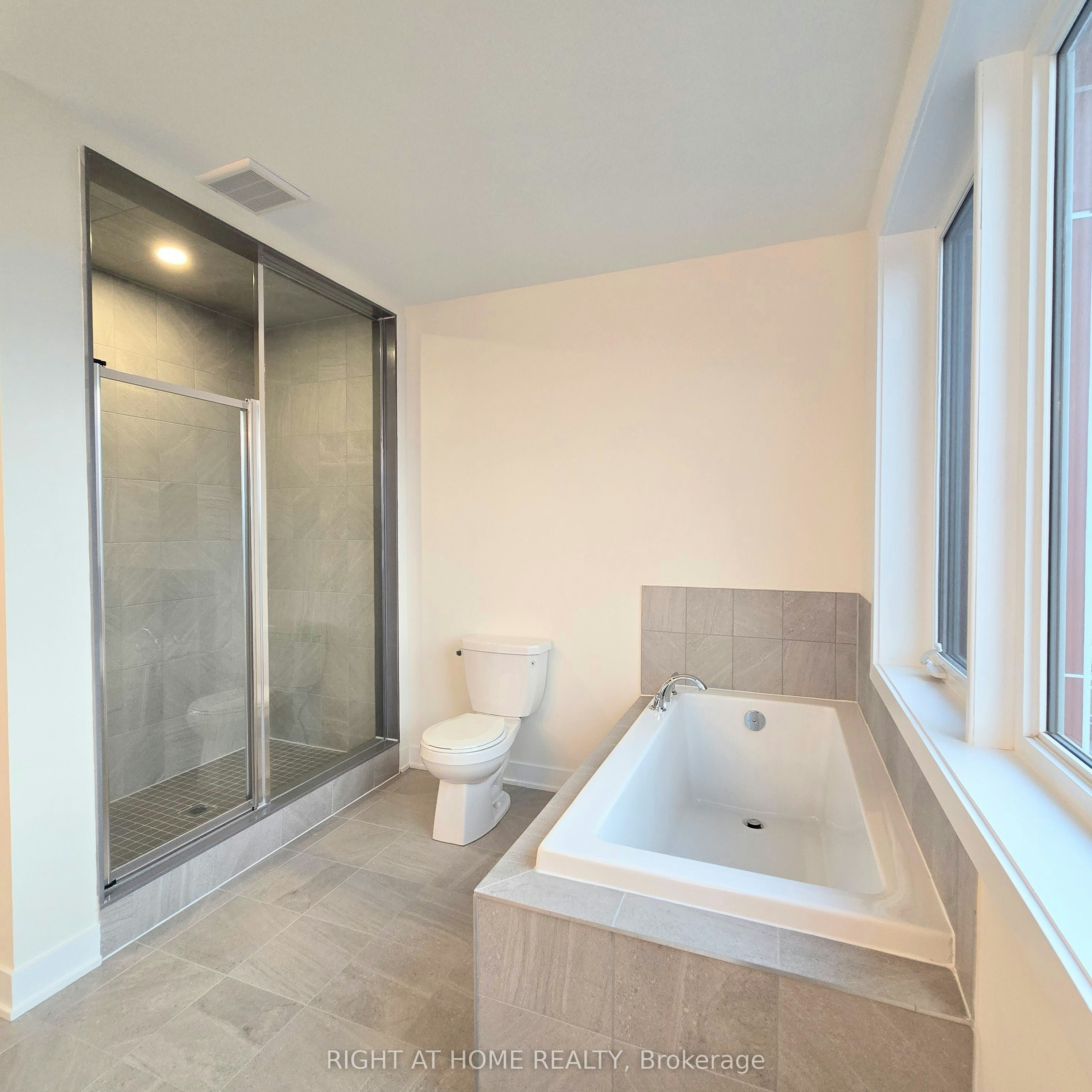 #Upper Unit-137 Frederick Tisdale Drive, Toronto, ON, M3K 2B8 - 27