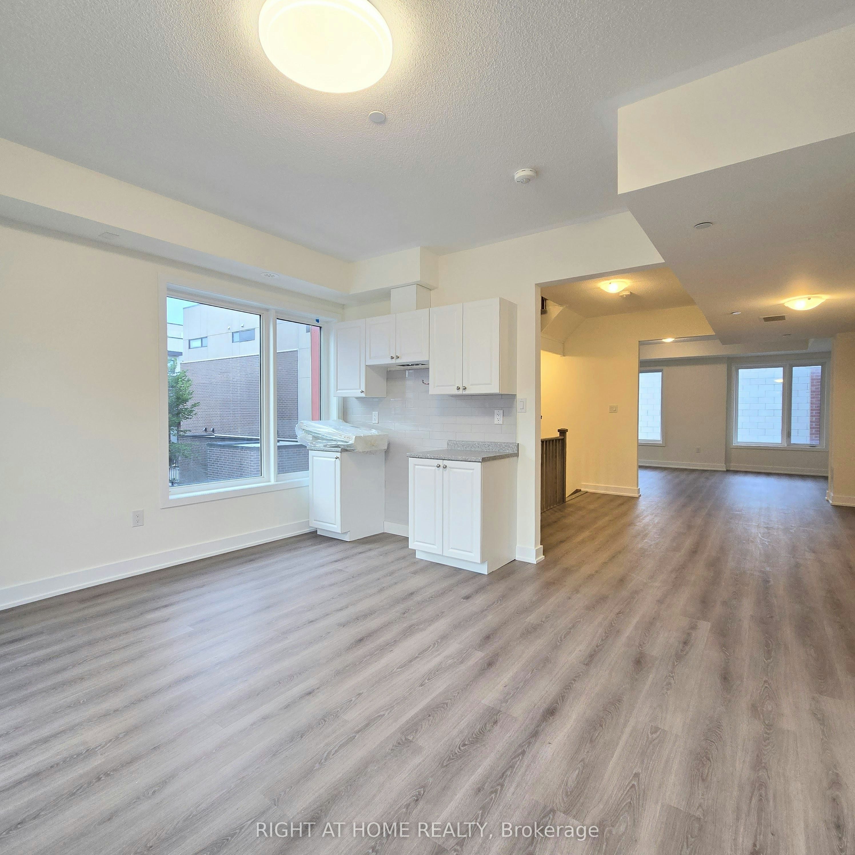 #Upper Unit-137 Frederick Tisdale Drive, Toronto, ON, M3K 2B8 - 7