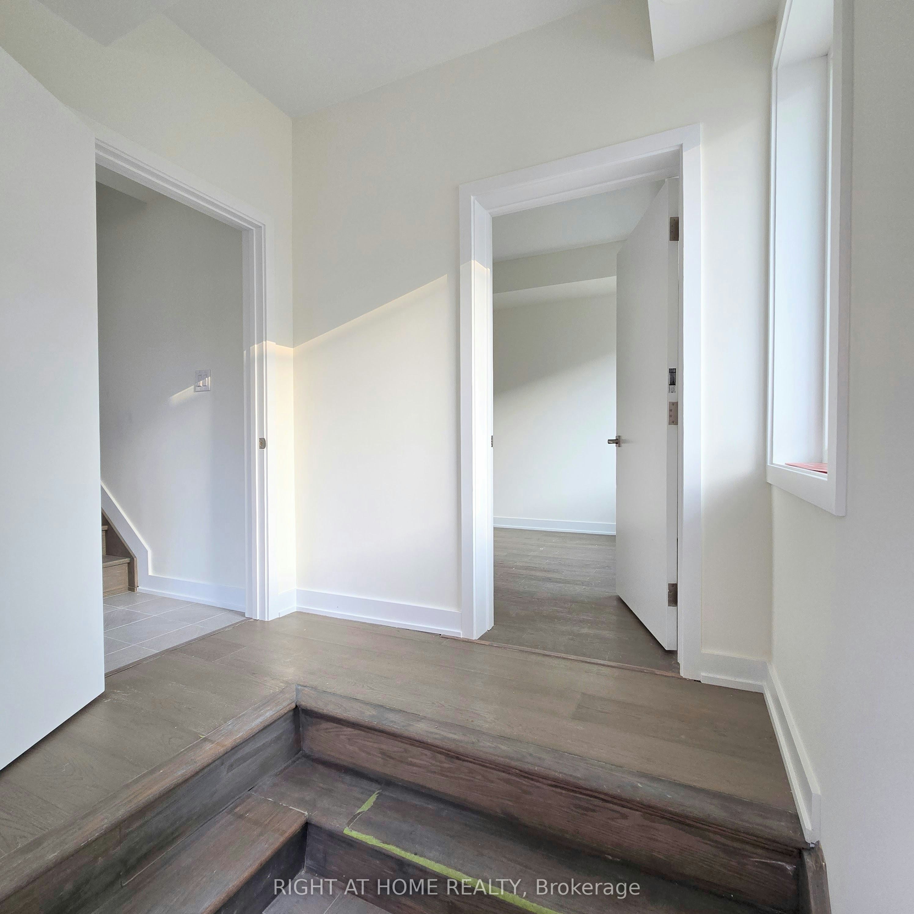 #Upper Unit-137 Frederick Tisdale Drive, Toronto, ON, M3K 2B8 - 3