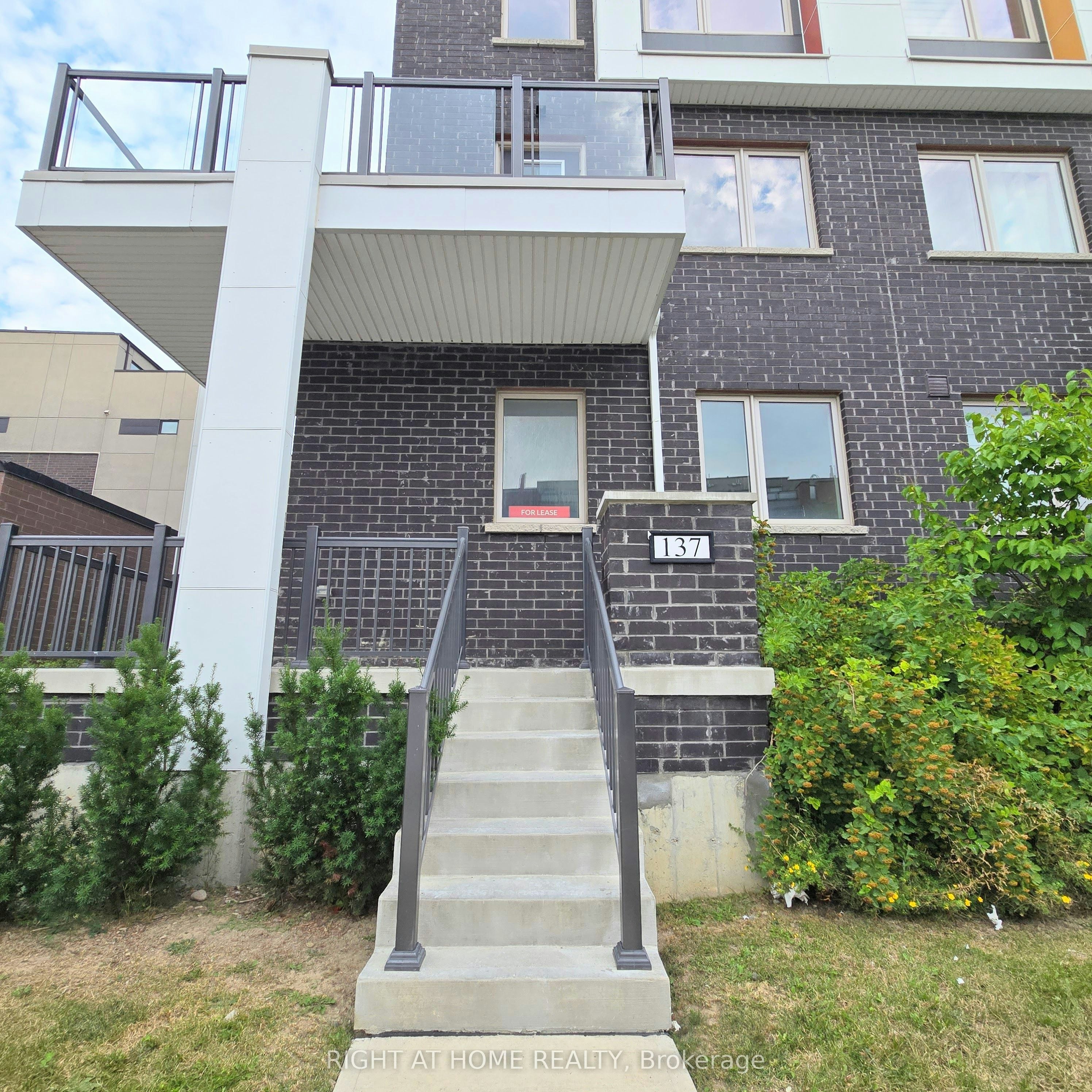 #Lower/Main Unit-137 Frederick Tisdale Drive, Toronto, ON, M3K 2B8 - 2