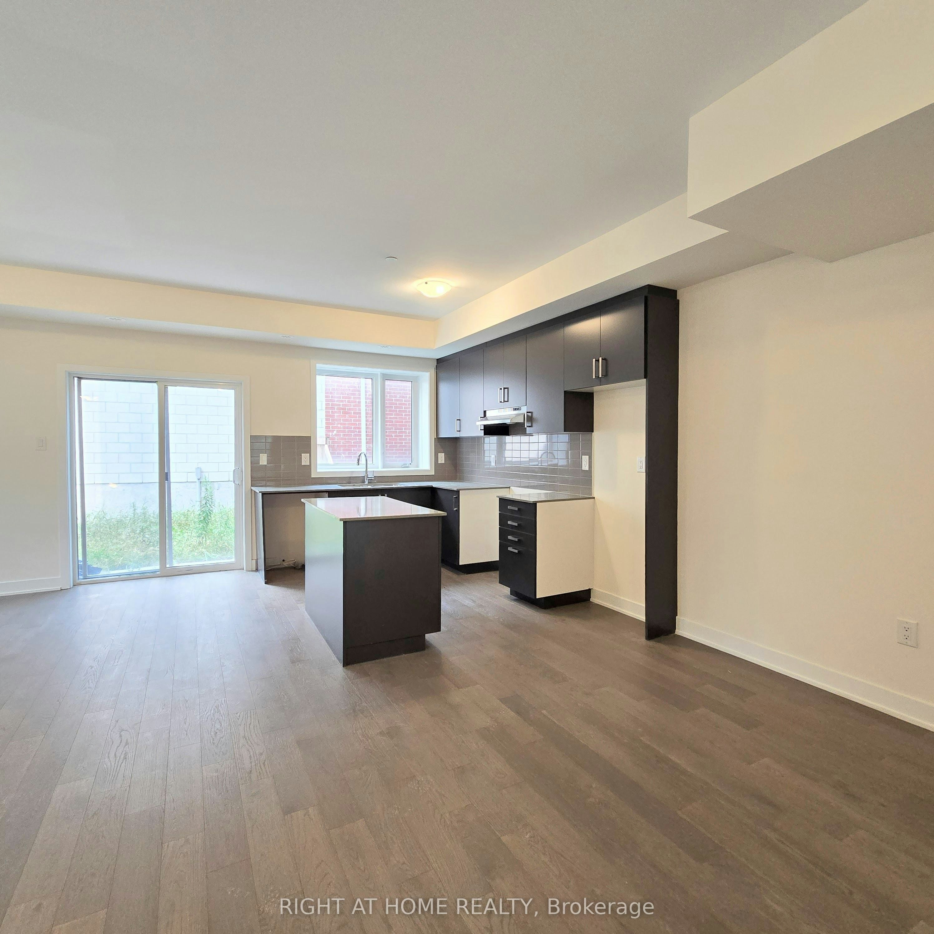 #Lower/Main Unit-137 Frederick Tisdale Drive, Toronto, ON, M3K 2B8 - 7