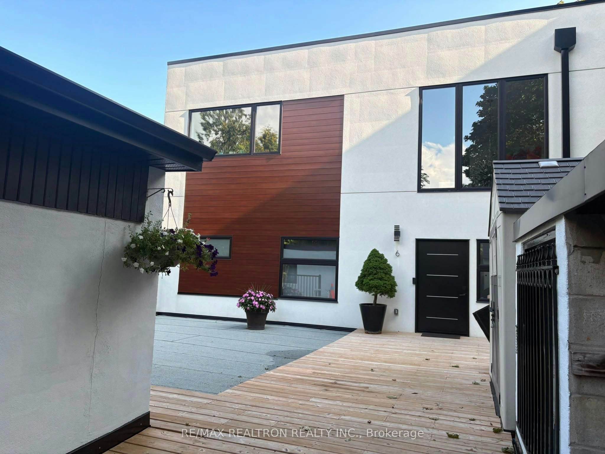 BSMT-6 Greenlaw Avenue, Toronto, ON, M6H 3V5