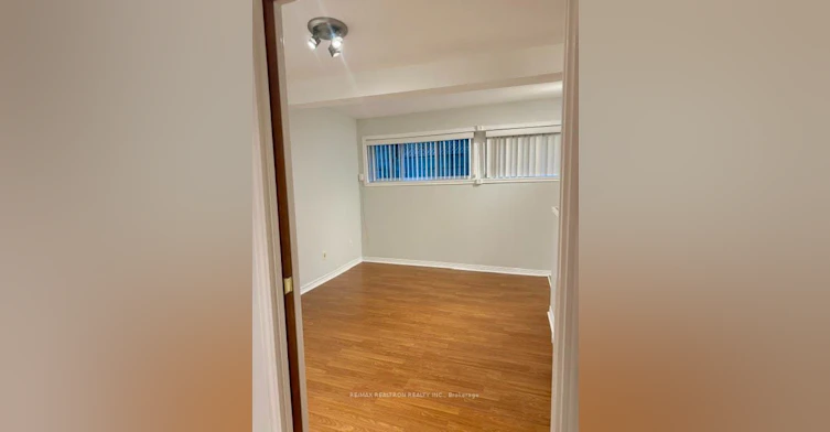 BSMT-6 Greenlaw Avenue, Toronto, ON, M6H 3V5 - 5