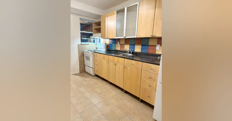 BSMT-6 Greenlaw Avenue, Toronto, ON, M6H 3V5 - 3