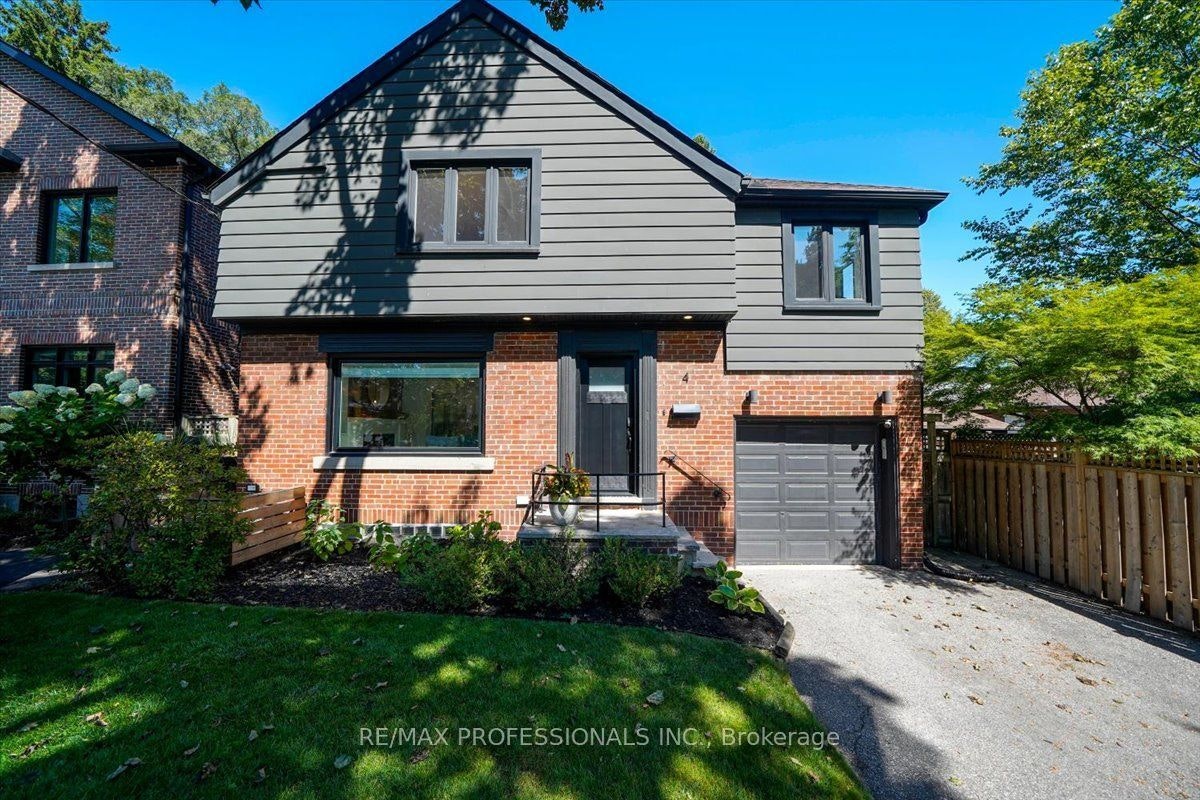 4 Winston Grove, Toronto, ON, M8Y 2K8