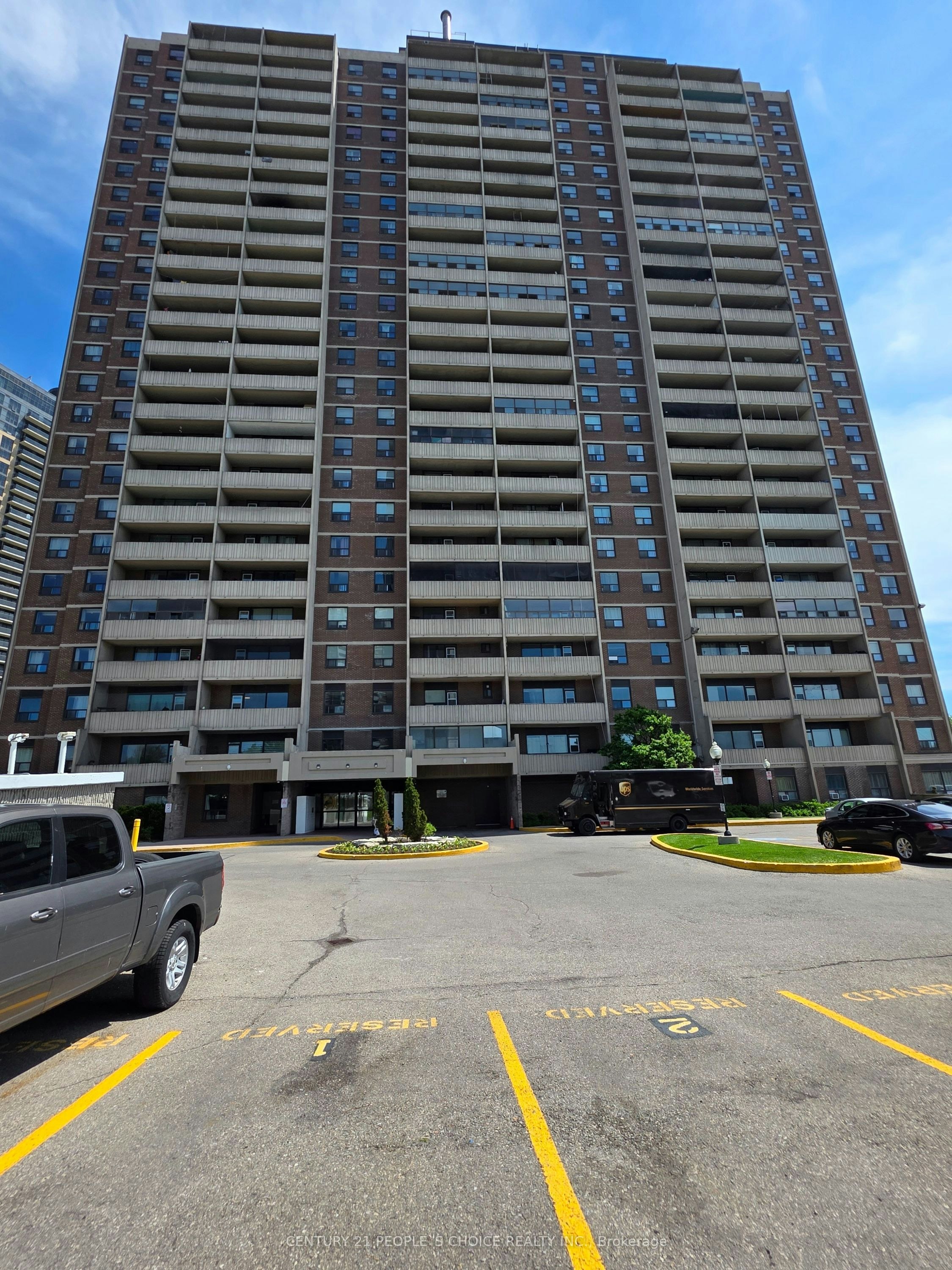 301-3390 Weston Road, Toronto, ON, M9M 2X3