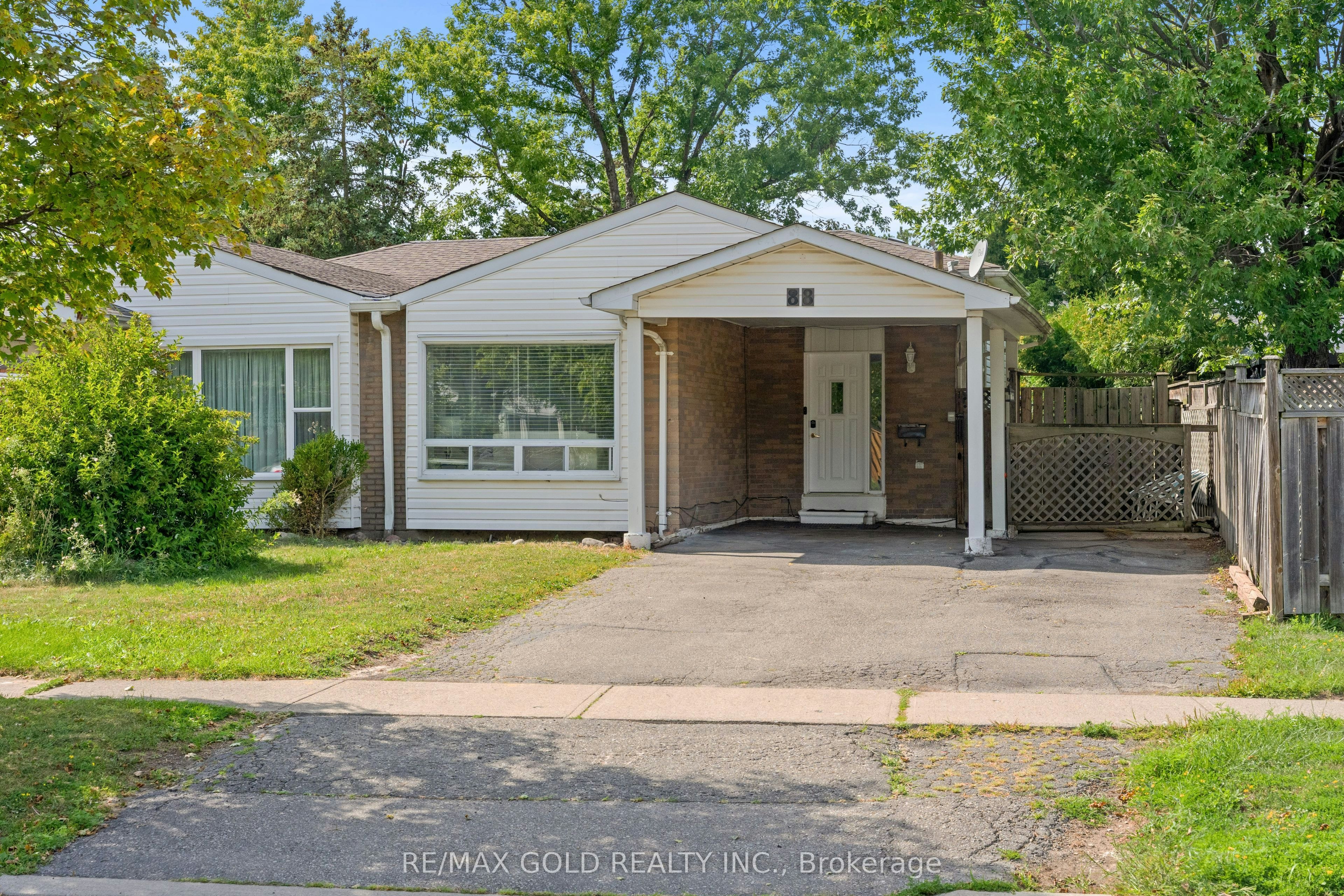 88 Goldcrest Road, Brampton, ON, L6S 1G8