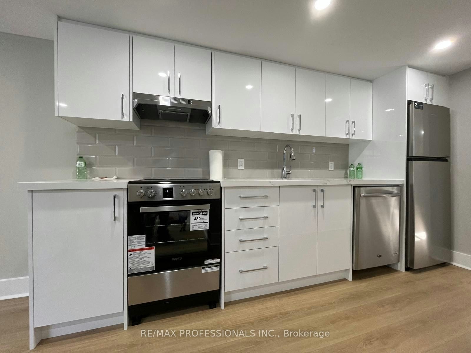 B-41 Tavistock Road, Toronto, ON, M3M 2N5 - 3