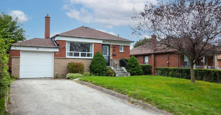 B-41 Tavistock Road, Toronto, ON, M3M 2N5