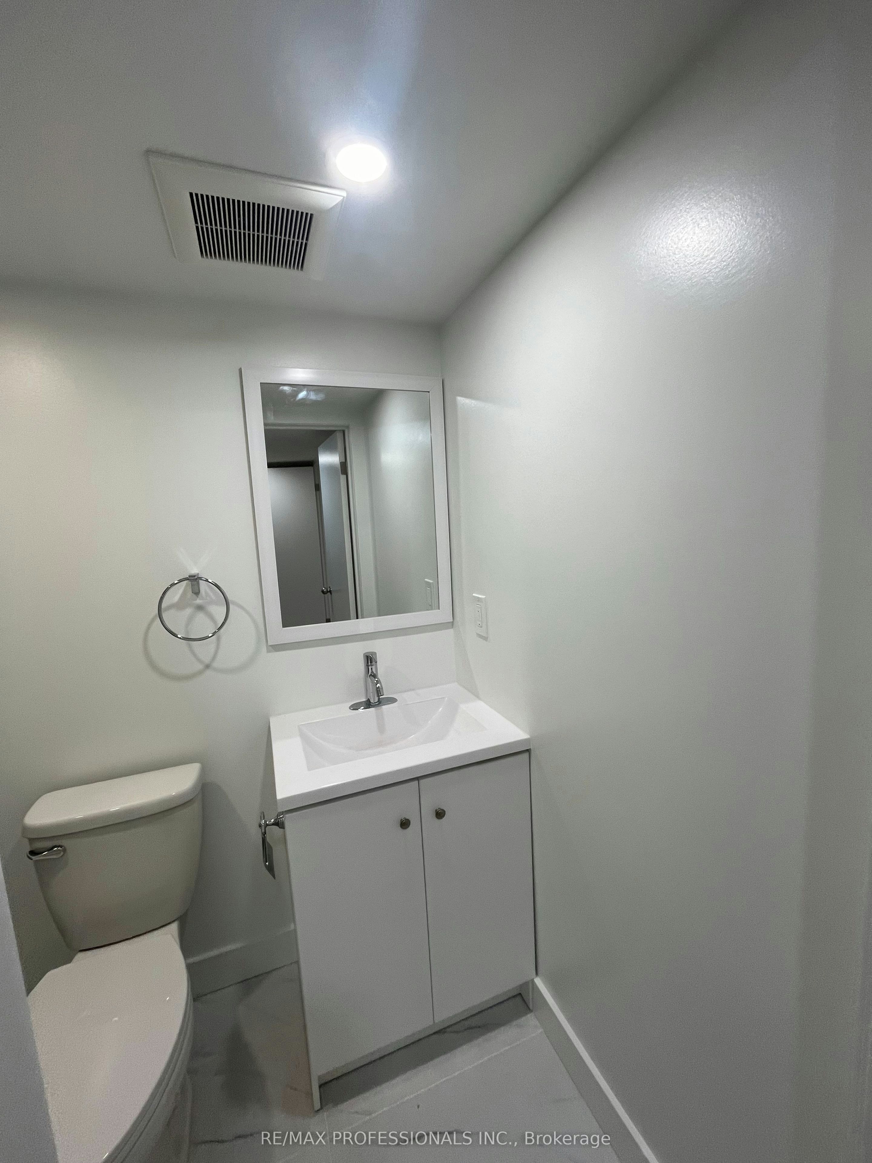 B-41 Tavistock Road, Toronto, ON, M3M 2N5 - 4