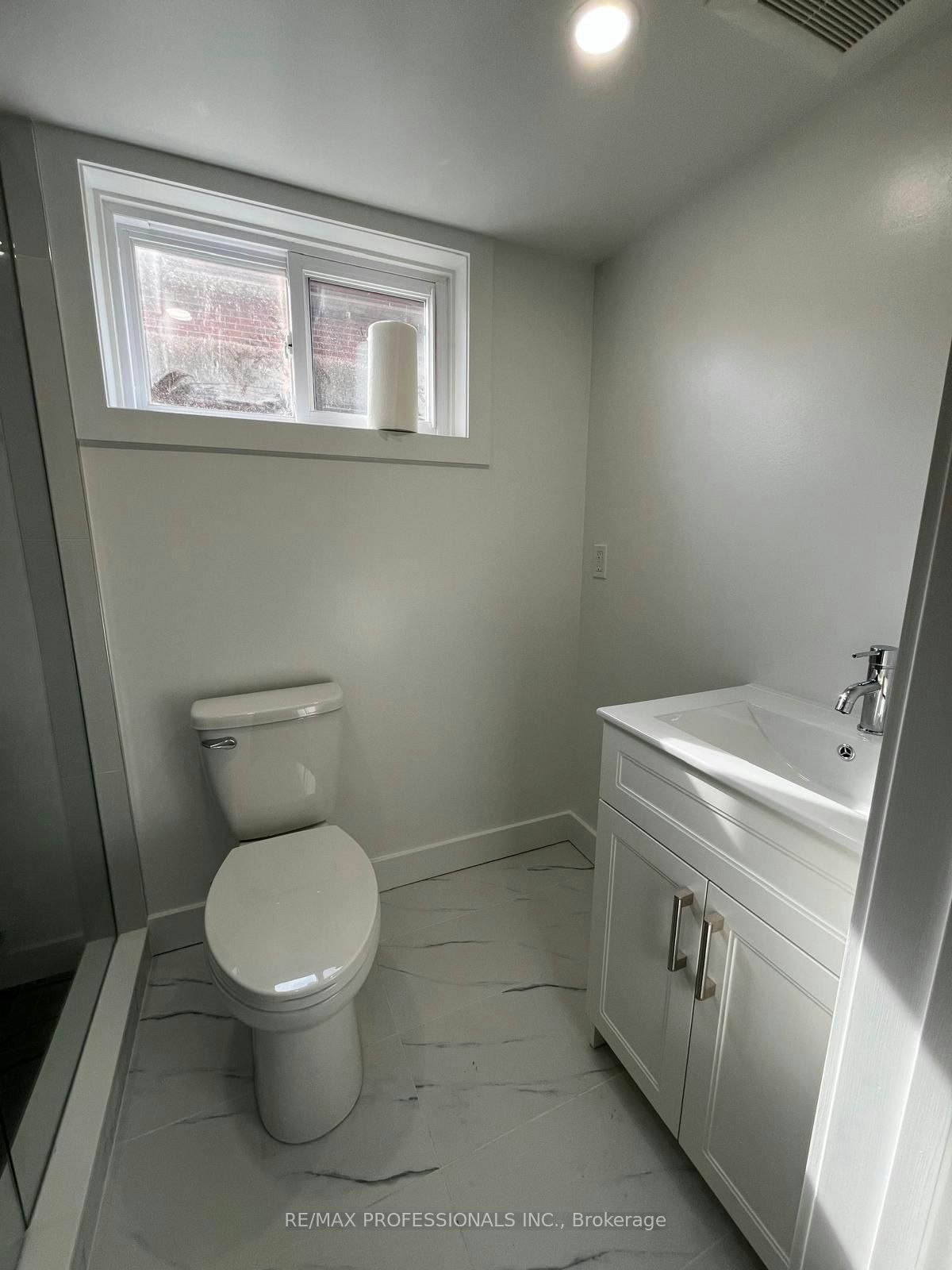 B-41 Tavistock Road, Toronto, ON, M3M 2N5 - 8