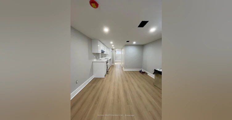 B-41 Tavistock Road, Toronto, ON, M3M 2N5 - 2