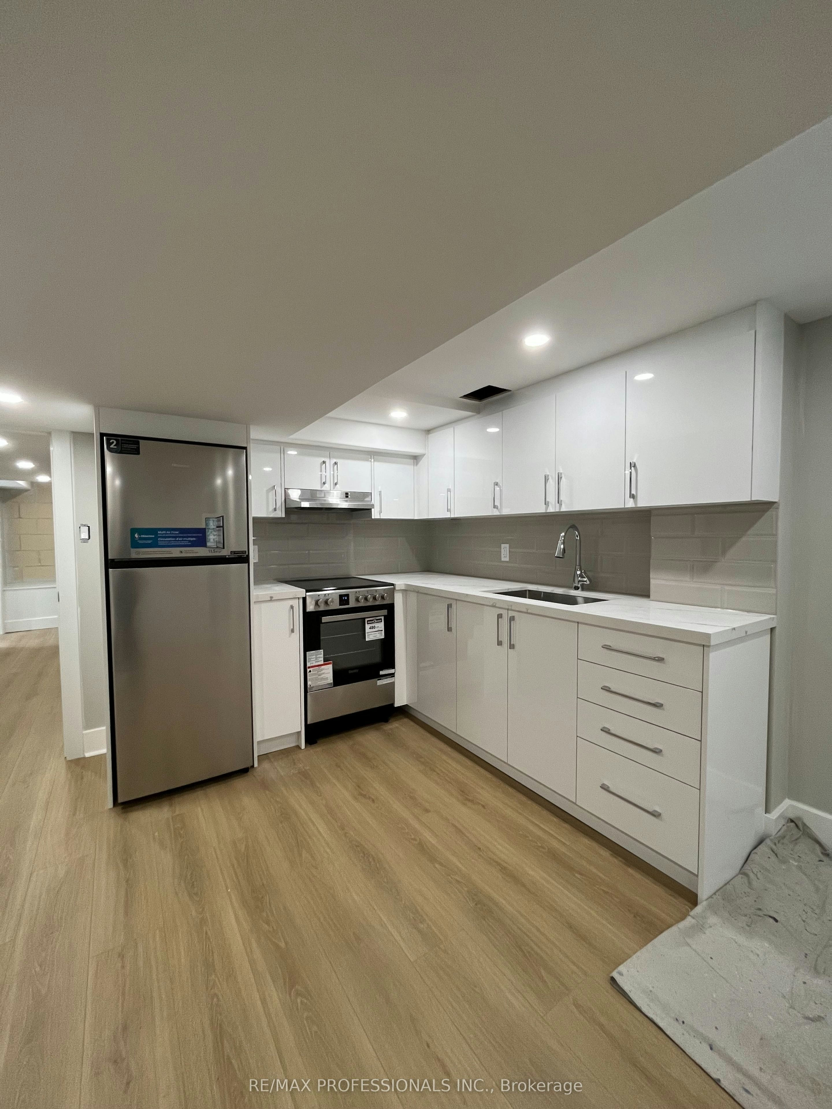 B-41 Tavistock Road, Toronto, ON, M3M 2N5 - 3