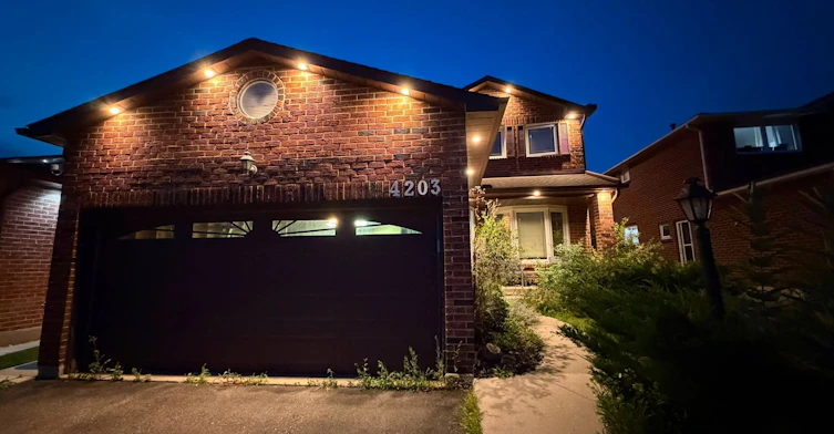 4203 Colonial Drive, Mississauga, ON, L5L 4C1
