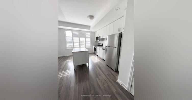 18-95 Eastwood Park Gardens, Toronto, ON, M8W 0B9 - 2